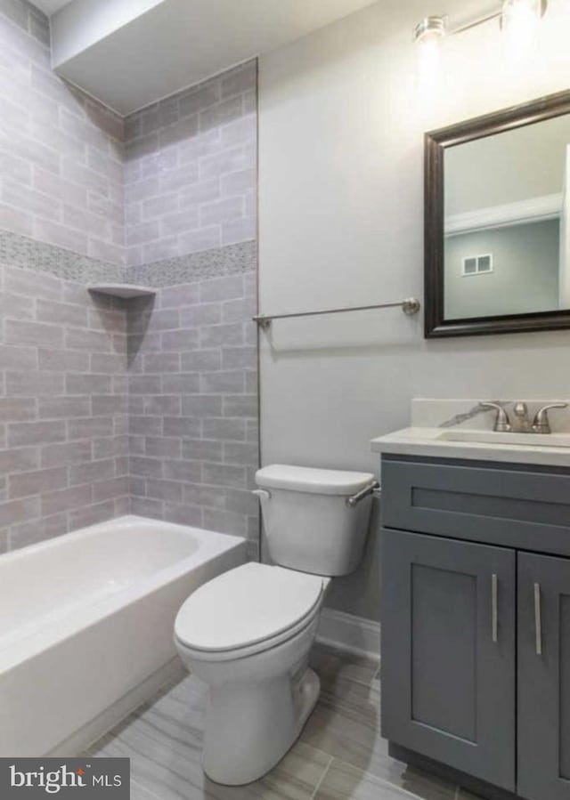 2312 Pierce St, Philadelphia, PA 19145 - full bath with vanity and shower / tub combination