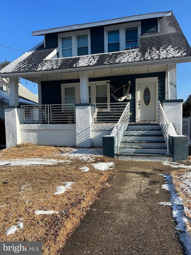 view of front facade with covered porch