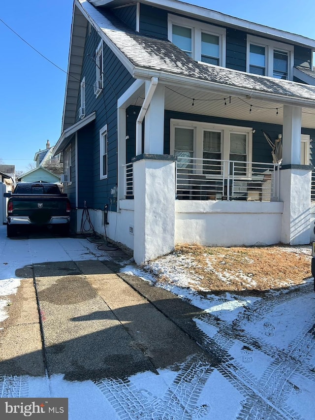 view of front of home with covered porch