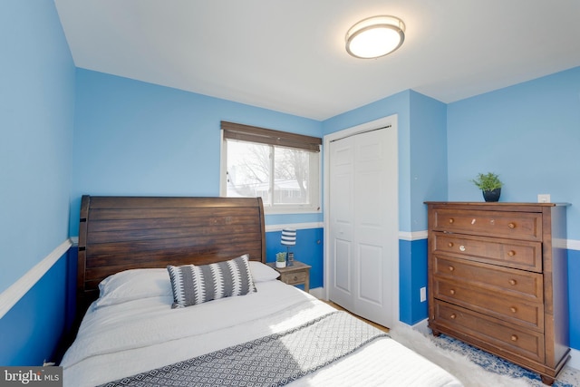 bedroom featuring a closet