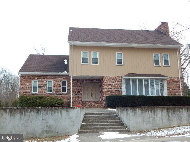 view of front facade