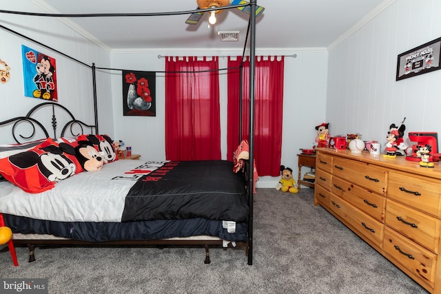 bedroom with ceiling fan, carpet flooring, and crown molding