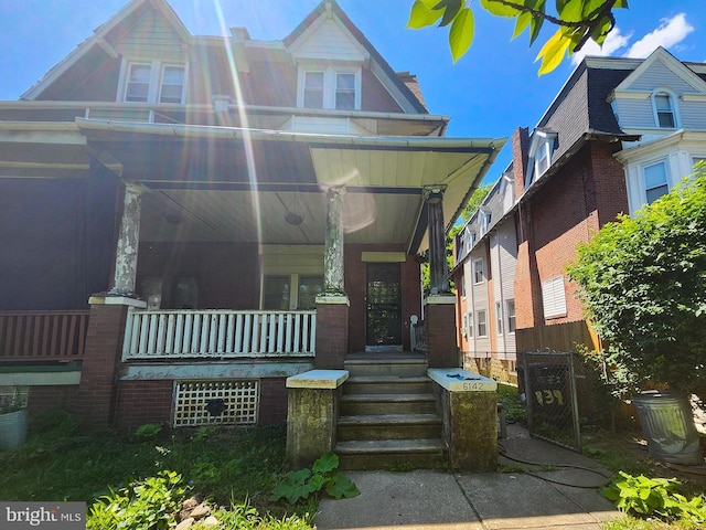 view of front of house featuring covered porch