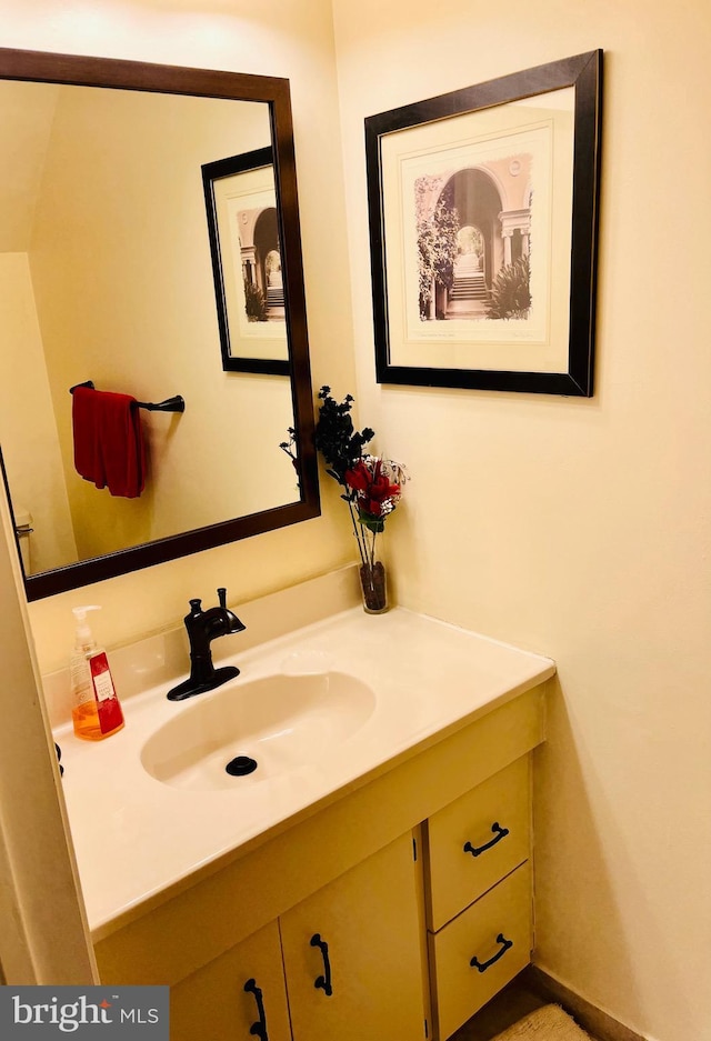 bathroom with vanity