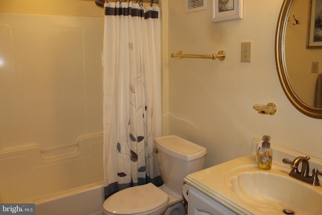 full bathroom with toilet, shower / bathtub combination with curtain, and vanity