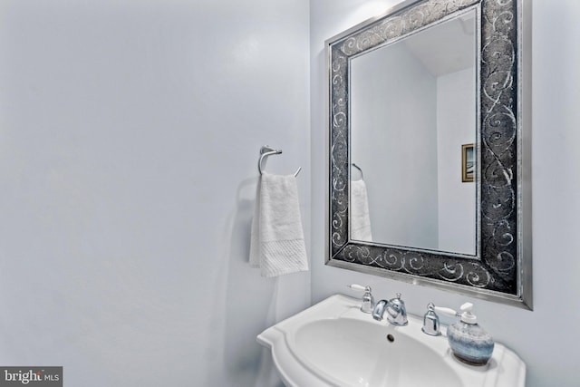 bathroom featuring sink