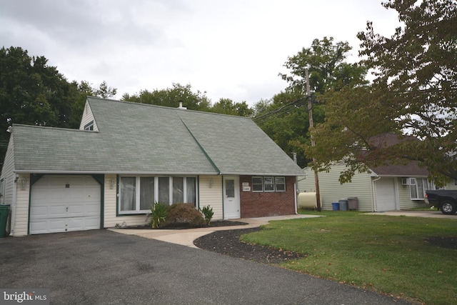 view of front of property with a front lawn