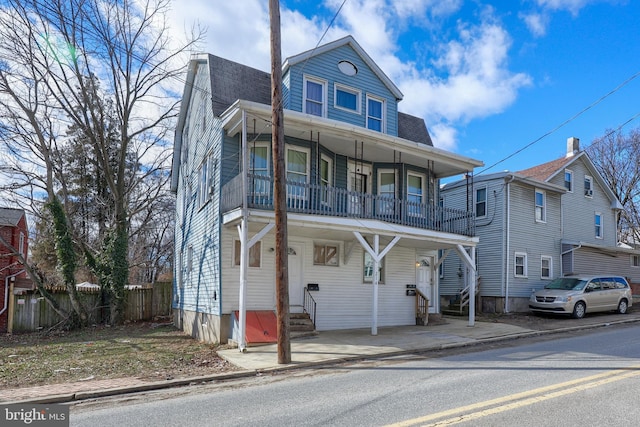 view of front of property