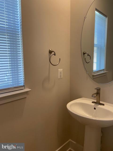 bathroom with a wealth of natural light