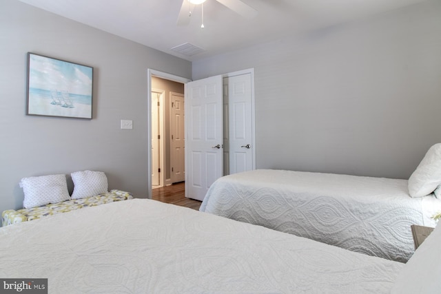 bedroom with ceiling fan