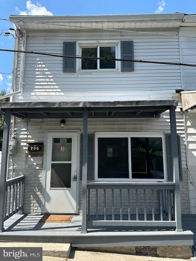 view of front facade with a porch