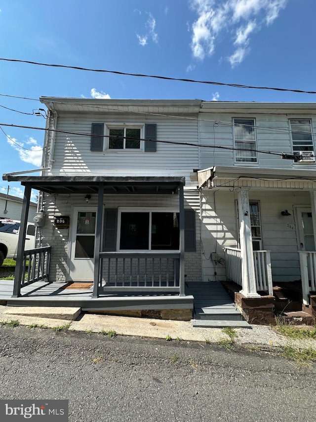 view of front of home featuring covered porch