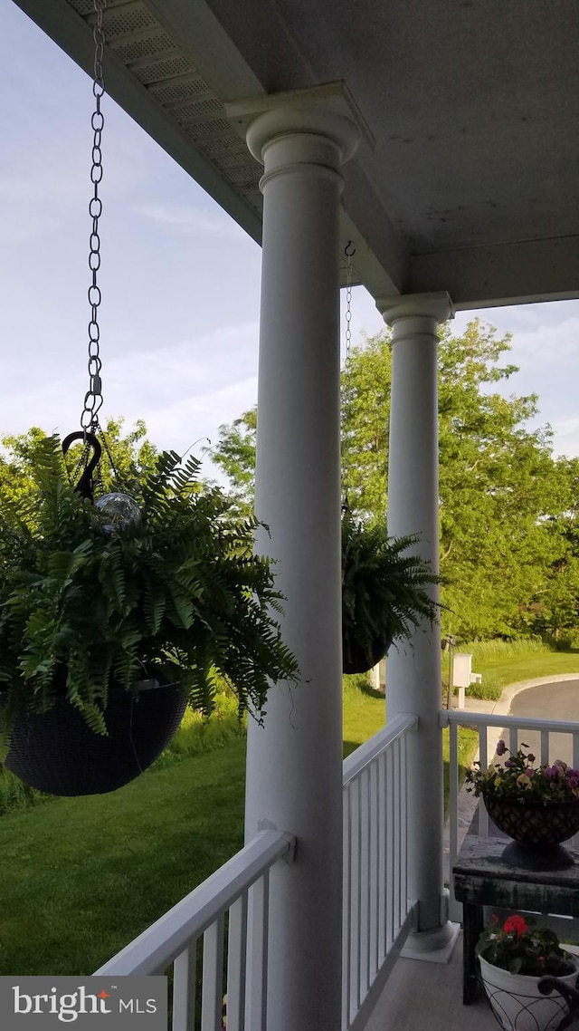 balcony with a porch