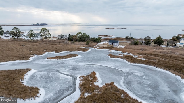 bird's eye view featuring a water view