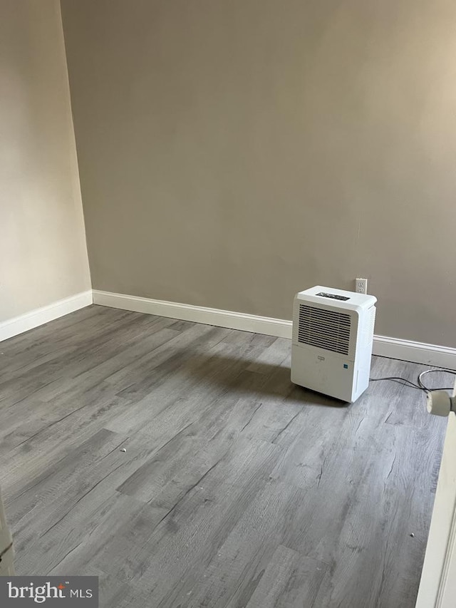 interior details with hardwood / wood-style flooring