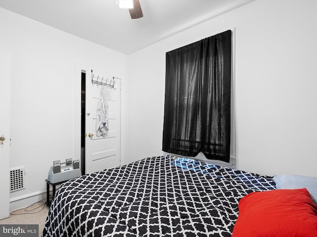 bedroom with ceiling fan