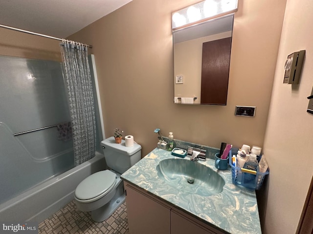 full bathroom featuring vanity, shower / tub combo with curtain, and toilet