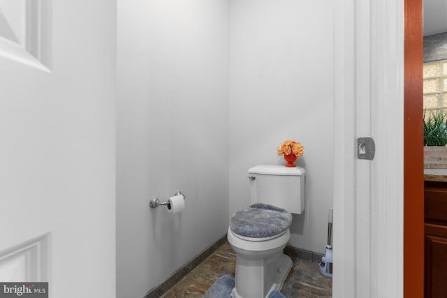 bathroom featuring toilet