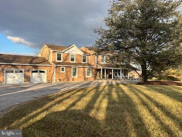 view of front of home with a front lawn