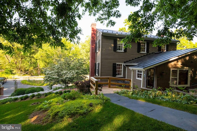 view of front of home with a front yard