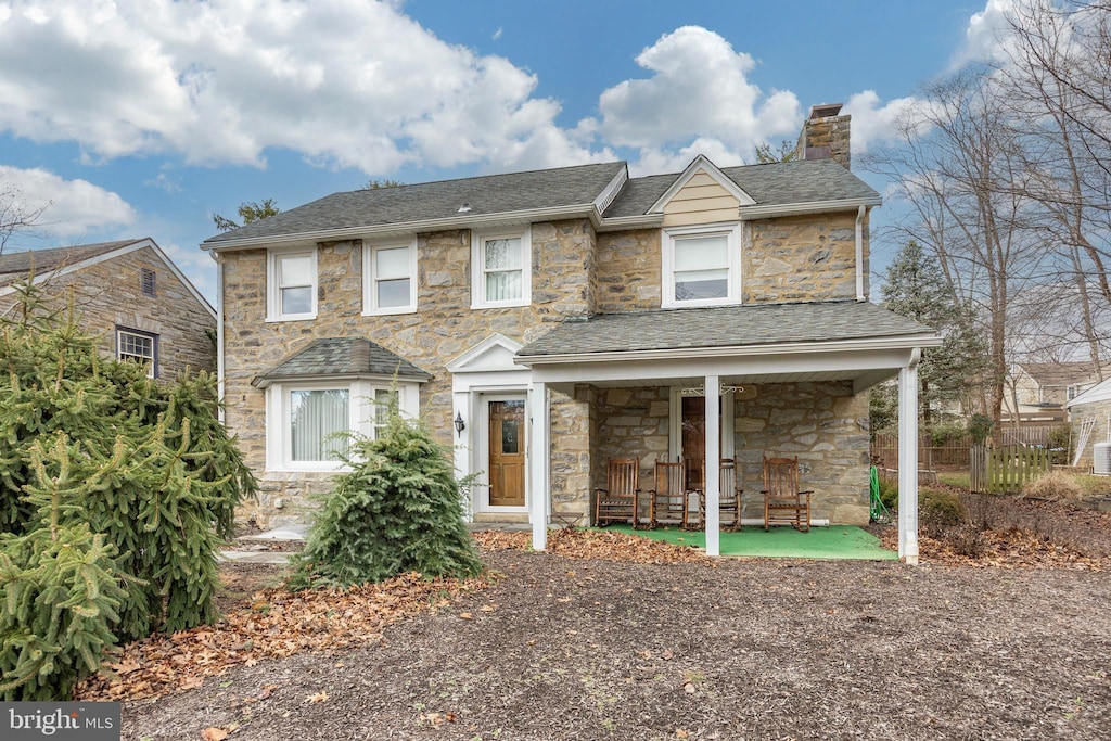 view of front of property