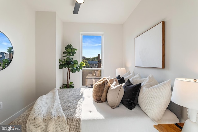 bedroom with ceiling fan