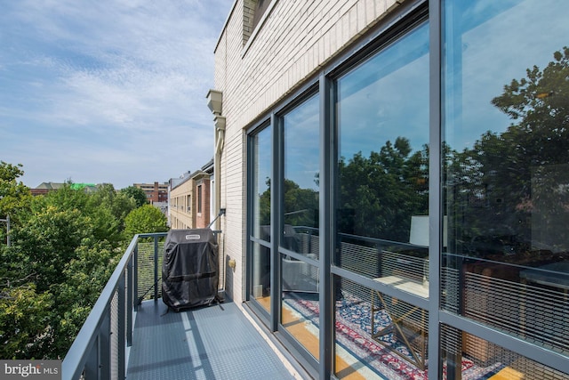 balcony featuring a grill