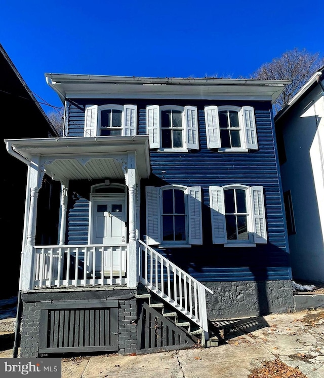 view of front of house featuring covered porch