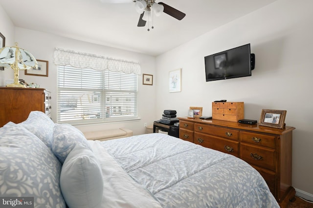 bedroom featuring ceiling fan