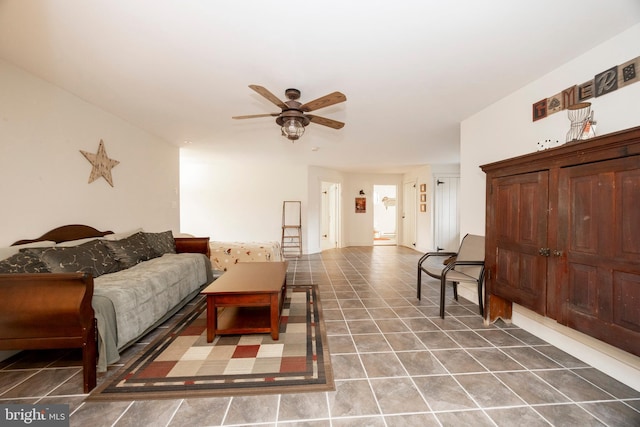 living room featuring ceiling fan