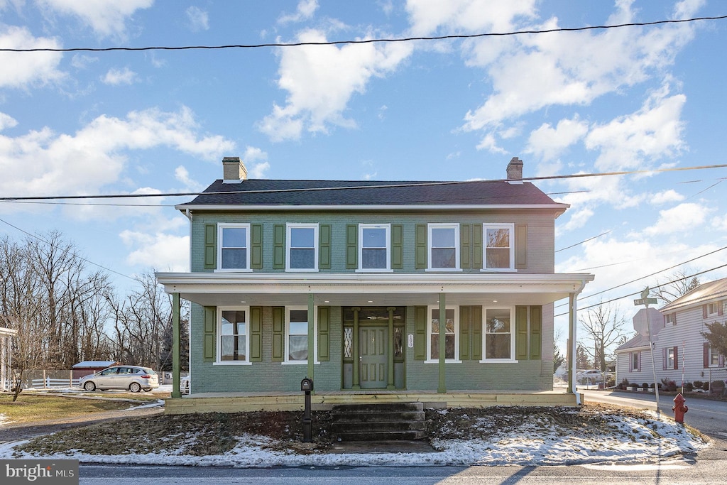 view of front facade with covered porch