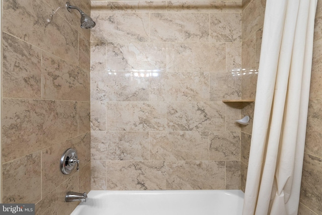 bathroom featuring shower / bath combo