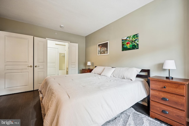 bedroom featuring a closet