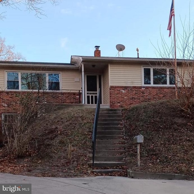 view of front of property