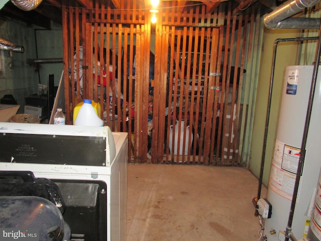 basement with washer / dryer and gas water heater