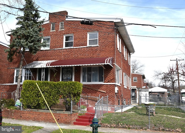 view of front of property