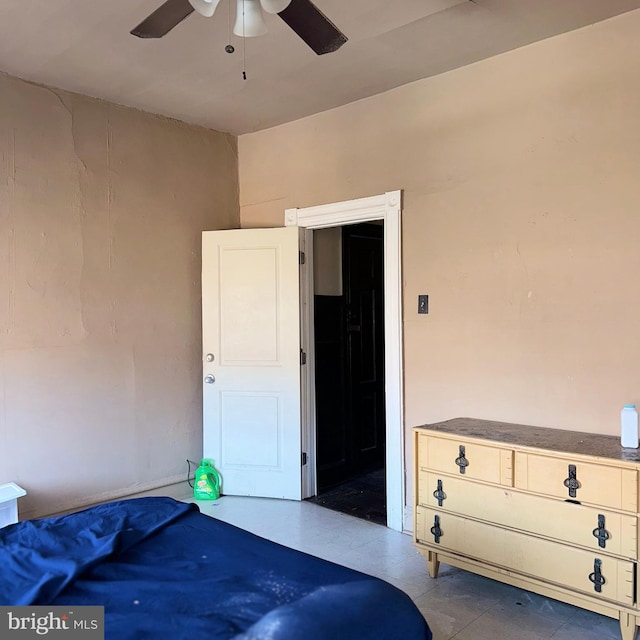 bedroom featuring ceiling fan