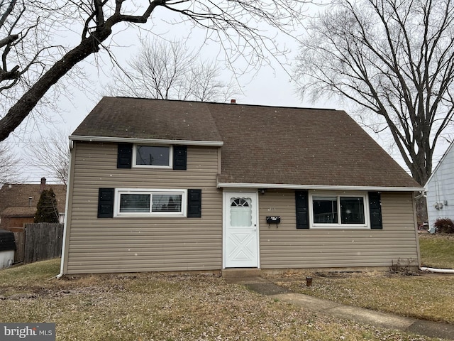 view of front of property