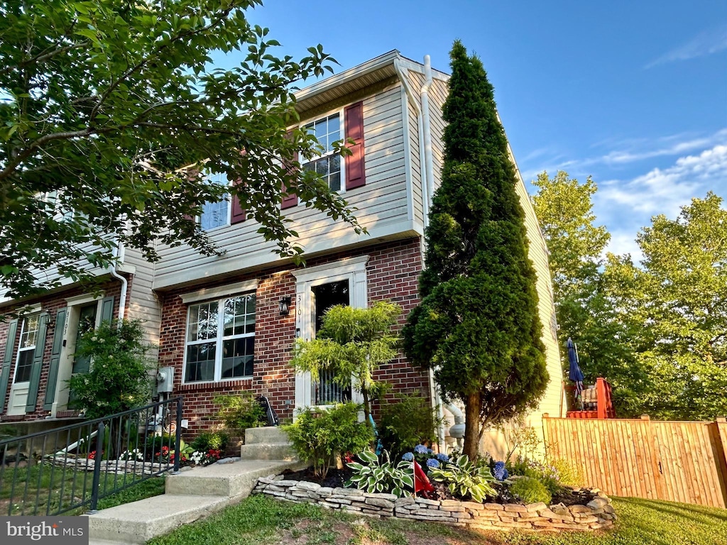 view of front of property