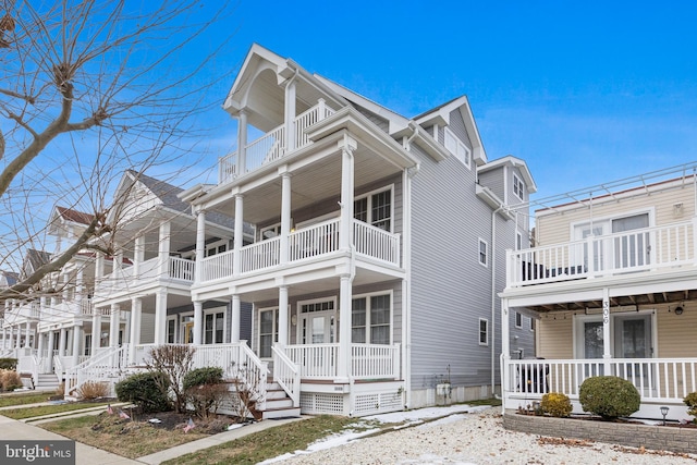 view of front of house with covered porch