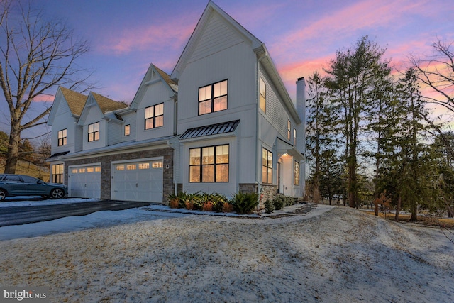 view of front facade featuring a garage