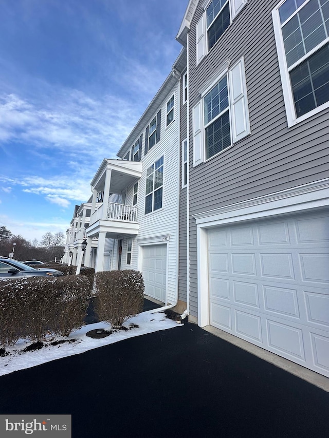 Listing photo 3 for 2135 Red Fox Dr, Hummelstown PA 17036