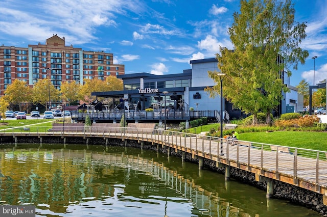 view of home's community featuring a water view