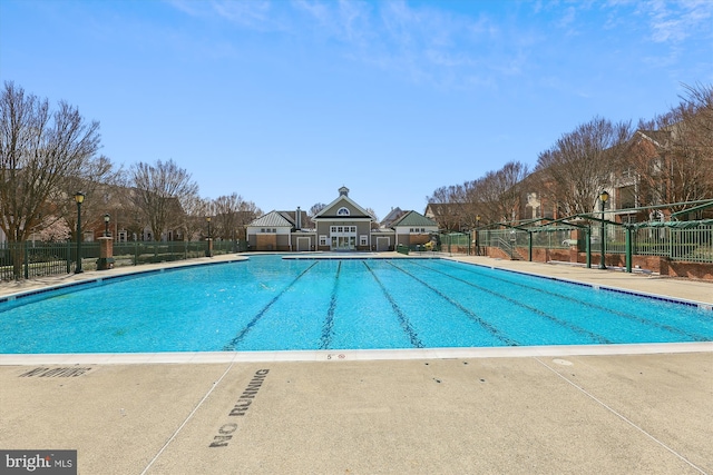 view of swimming pool