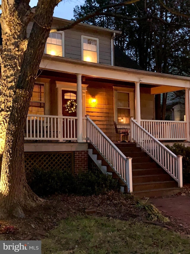 view of front of home with covered porch