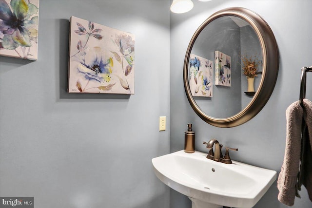 bathroom with sink