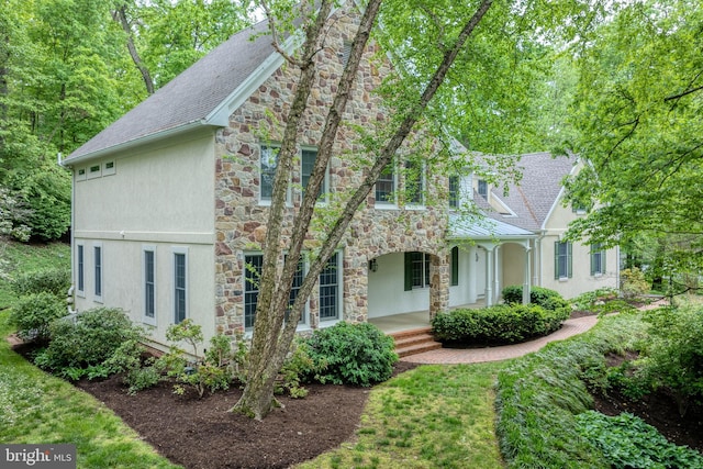 view of front of home with covered porch