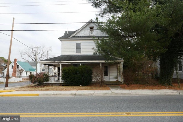 view of front facade featuring covered porch