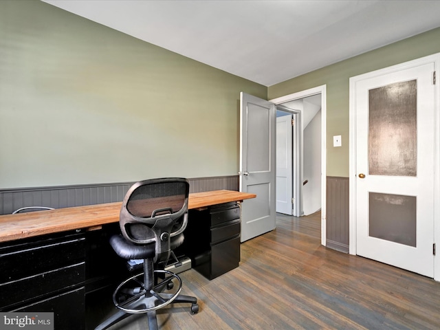 office space with dark hardwood / wood-style flooring