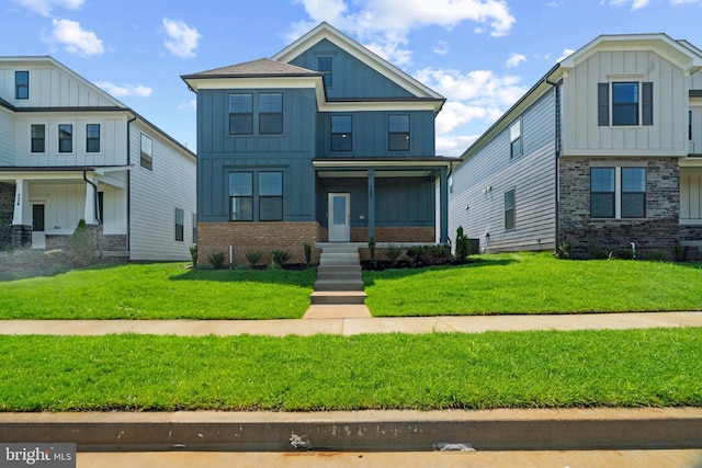 view of front of home featuring a front lawn